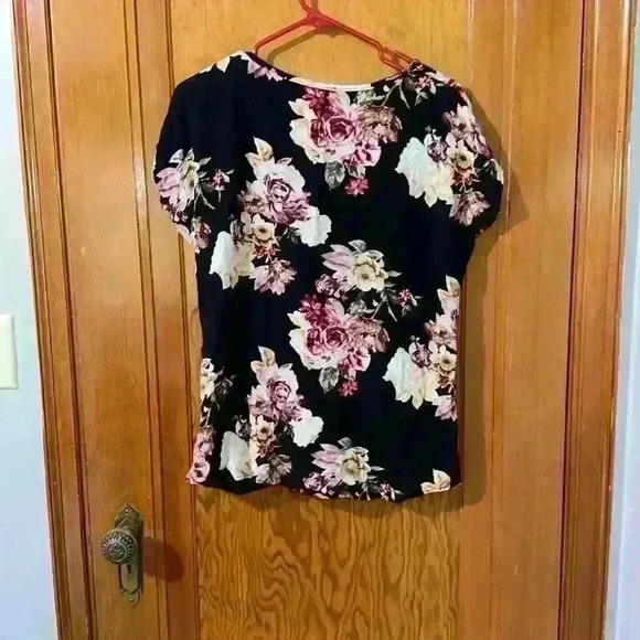 2/$10 Twenty second blouse size small. - Picture 3 of 3